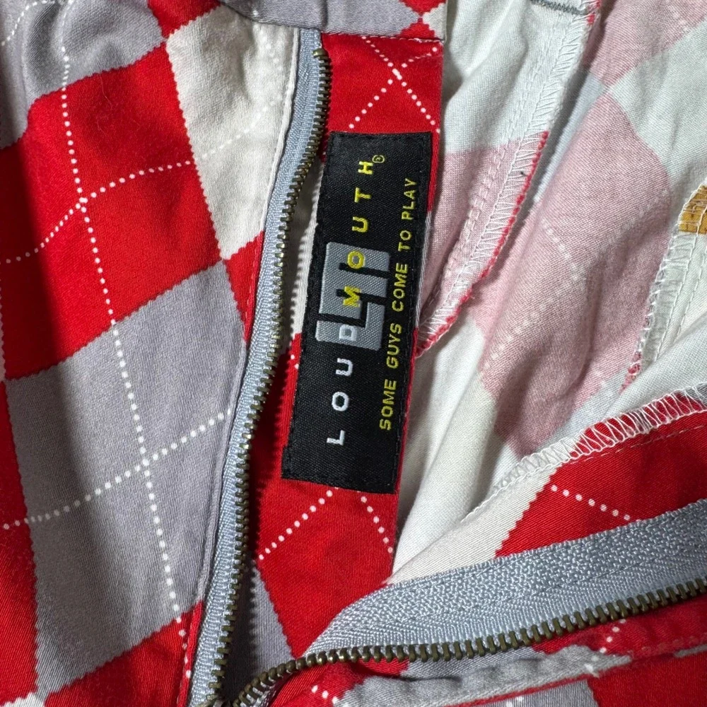 Loudmouth statement piece